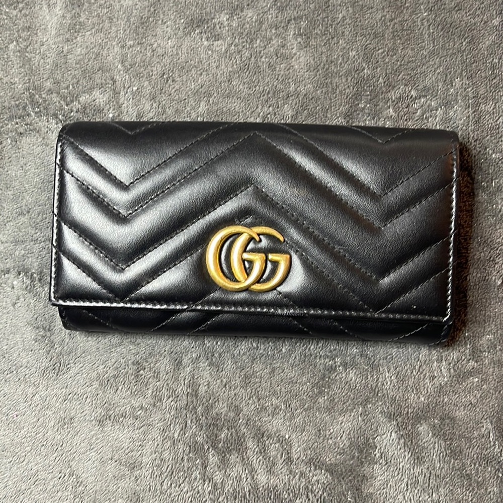 Gucci black matelasse marmont wallet